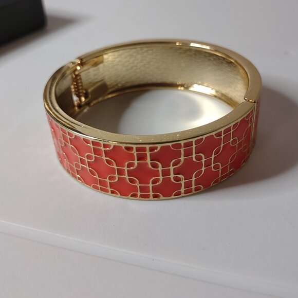 7 Inch Orange And Gold Tone Hinged Bangle - Picture 7 of 9